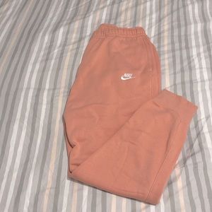 Nike sportswear club fleece joggers